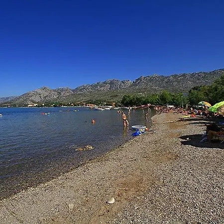 In Starigrad-paklenica With Terrace, Air Conditioning, Wifi 627-6 בית הארחה