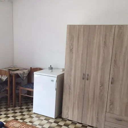 In Starigrad-paklenica With Terrace, Air Conditioning, Wifi 627-6 בית הארחה