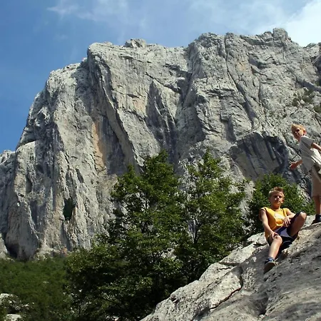 In Starigrad-paklenica With Terrace, Air Conditioning, Wifi 627-6 Maison d'hôtes Starigrad Paklenica